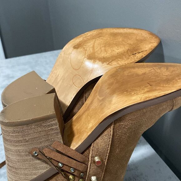 Fergie Bennie Tan/Brown Suede Leather Fringe Beaded Ankle Boots/Booties Size 6.5 - Picture 16 of 16